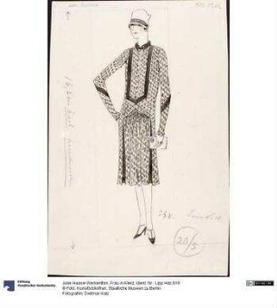 Frau in Kleid