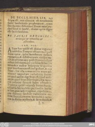 De Sacris Ordinibus, eorúmque & virtutibus & actionibus. Cap. VII.