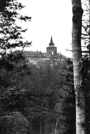 Grafenstein (Kreis Wohlau) (heute Prószków / Polen). Schloß Grafenstein. Ansicht über das Tal
