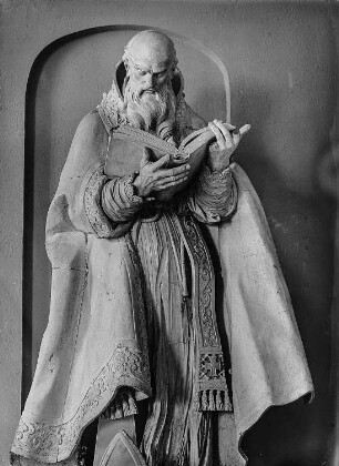 Heiliger Ambrosius : Balthasar Permoser (1651-1732): Heiliger Ambrosius. Holz, weiß gefaßt; H. ca. 2,50 m, 1725