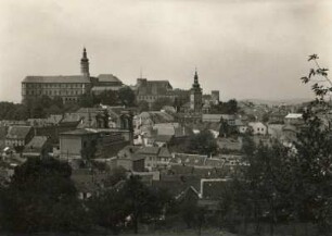 Mikulov (Nikolsburg). Blick auf Stadt und Schloss