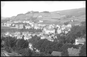 Sebnitz. Blick zum Finkenberg mit Finkenbaude