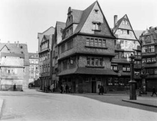 Binding Bürgerbräu : Frankfurt am Main. Gasthaus Binding Bürgerbräu A.G., Große Fischergasse, davor der Freiheitsbrunnen.