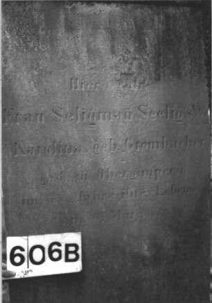 Grabstein 606 (Index: 99900687) Material: Sandstein, Marmor Zustand: Sandstein angewittert, Marmor gut erhalten Maße HxBxT: 200x60x24 cm Beschreibung: aufgesockelte Stele mit Giebelaufsatz, Giebel- und Eckakroterien, im Bogenfeld der Schrifttafeld Stern Symbolik: Stern: Grabstein 606B