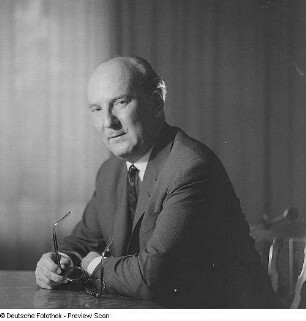 Porträt Prof. Dr. Werner Hartmann