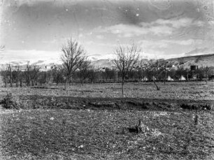 Baalbek : Blick auf Baalbek vom Bahnhof aus.