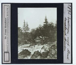 Everdingen, Skandinavischer Wasserfall mit einer Mühle (München AP 387)