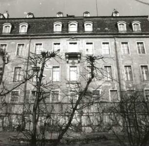 Lichtenwalde (Niederwiesa-Lichtenwalde). Schloß (1722-1726, Umbau 1905-1907; G. Frölich). Südfront (Teilansicht)