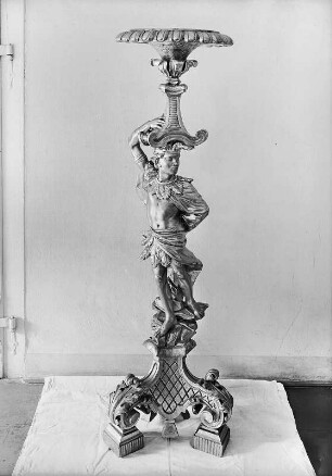 Standleuchter (Gueridon) mit exotischer Phantasiefigur als Schaft