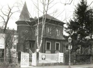 Dresden-Blasewitz, Draesekestraße 3. Wohnhaus (1851/1900)