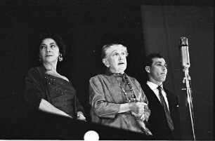 Freiburg: Stadthalle; "Die Insulaner"; Tatjana Sais, Agnes Windek "Wie werde ich Star" und Harals Sielaff