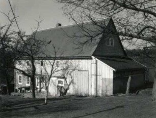 Neustadt in Sachsen-Krumhermsdorf, Neuhäuser 64. Wohnstallhaus (1851/1900)