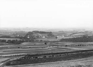 Oberlausitz. Spreetal und Singwitz gegen Bautzen. Blick vom Nordhang des Mönchswalder Berges