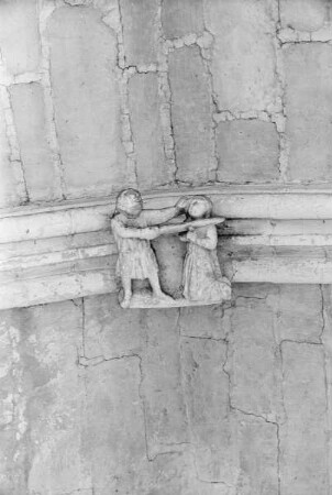 Schlussstein mit der Darstellung eines Martyriums?