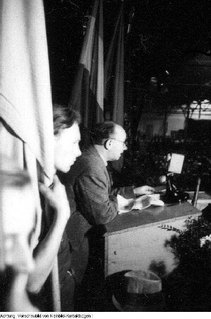 Dresden. Prof. Gerhart Eisler (1897-1968). Rückkehr aus der amerikanischen Emigration (1933-1949) und Empfang in Dresden (Gerhart Eisler wurde später Vorsitzender des staatlichen Rundfunkkomitees), 9. Juni 1949