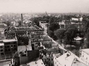 Zerstörungen Zweiter Weltkrieg. Friedrichsplatz mit Landesbibliothek und Reichsbahndirektion