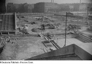 Blick von oben auf die Baustelle