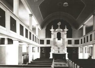 Hilbersdorf, Evangelische Pfarrkirche, Inneres, Blick zum Altar. Zustand nach der 2. Restaurierung