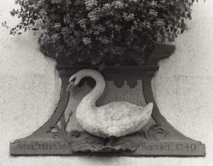 Schwanenrelief des ehemaligen Gasthofs "Zum Schwan"