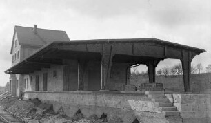 Kirchheim/Teck-Ötlingen GüterschuppenEmpfangsgebäude Laderampe