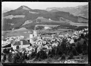 Österreich, Mariazell. Stadtteilansicht mit Basilika Mariä Geburt