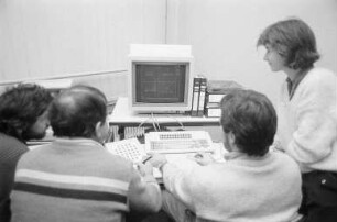 Technologiefabrik auf dem ehemaligen Gelände der Nähmaschinenfabrik Singer in der Haid-und-Neu-Straße