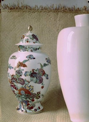 Meißen. Staatliche Porzellan-Manufaktur Meissen, Deckelvase