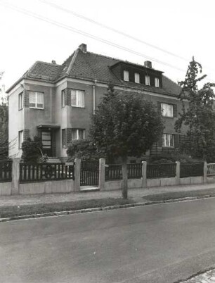 Meerane, Kantstraße 26. Doppelwohnhaus (um 1920)