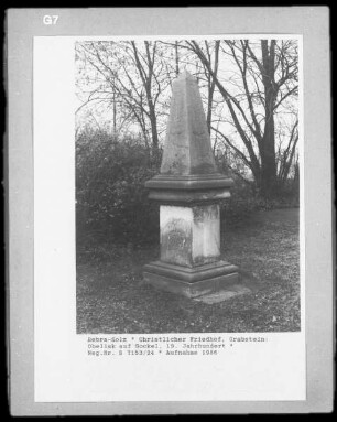 Grabstein Obelisk