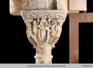 Kapitell mit Weinlese - S26Sh75