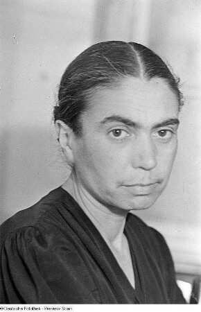 Porträtaufnahmen der Politikerin Hilde Benjamin, Mitglied des Demokratischen Frauenbundes Deutschlands (DFD) und Justizministerin der DDR