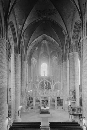Stendal. St. Marien, Inneres, Blick zum Chor