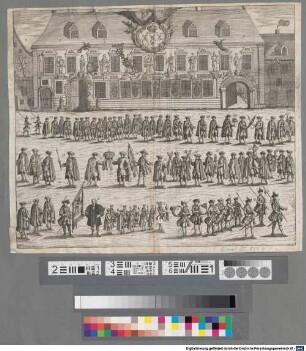 [Aufstellung eines militärischen Zuges vor einem Gebäude mit Adler-Wappen]