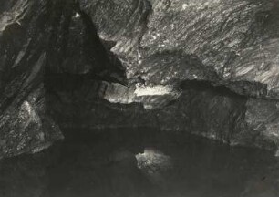 Vogtland. Syrauer Höhle. Am Höhlensee