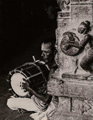 Tempeltrommler im Tempel von Madura (Südindien)