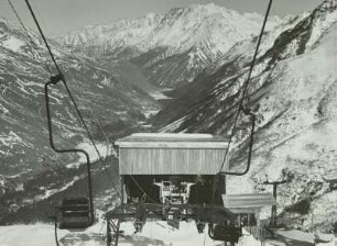 Skilift, Mittelstation, Tscheget, Zentralkaukasus, Russland