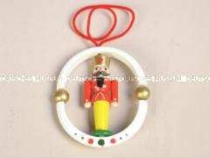 Christbaumschmuck: Nussknacker im Ring