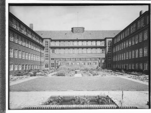 Schule Langenhorn [Heute: Fritz-Schumacher-Schule] (Hamburg-Langenhorn): Ansicht Mittelbau mit beiden Flügeln : SchumacherWV Nr. 294