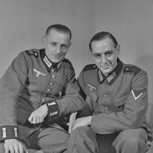 Porträt. Erich Rinkas Brüder Bruno und Kurt Rinka als Soldaten in Wehrmachtsuniform.