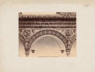 Kloster Certosa di Pavia: Terrakottaornamente im Kreuzgang