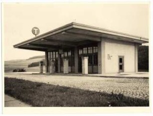 Tankstelle Kirchheim-Aulatal: Vorderansicht der Tankstelle