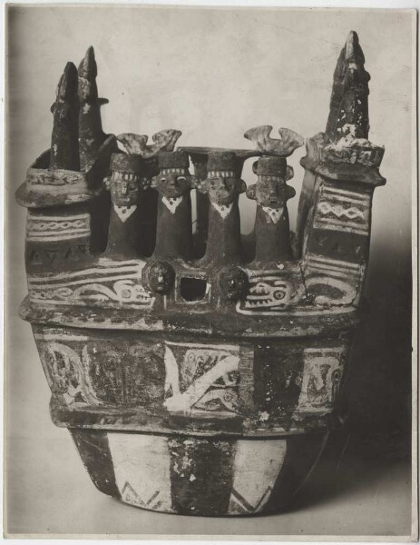 Vase à figures (V A 4758)