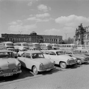 Dresden. Blick zur Semperoper