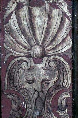 Höfische Figurengruppen in Scheinarchitektur