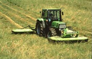 Fotografie: Futtererntetechnik, Scheibenmähwerk, Frontmähwerk