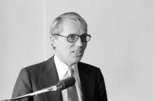 Freiburg: Dr. E. Schlepphorst, Vorstandsmitglied der FhG [Fraunhofer-Gesellschaft]