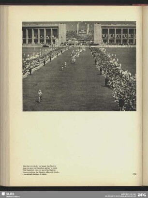Die Marathonläufer verlassen das Stadion
