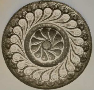 Schale : Gebuckelte Metallschale mit Email. Venedig, 16. Jahrhundert. Verwalter, Kunstgewerbemuseum Dresden