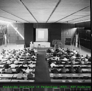 Kernphotoeffekt-Konferenz in der Fritz-Meinzer-Halle der Sportschule Schöneck