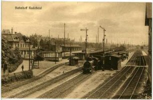 Radebeul. Bahnhof mit Lokomotive